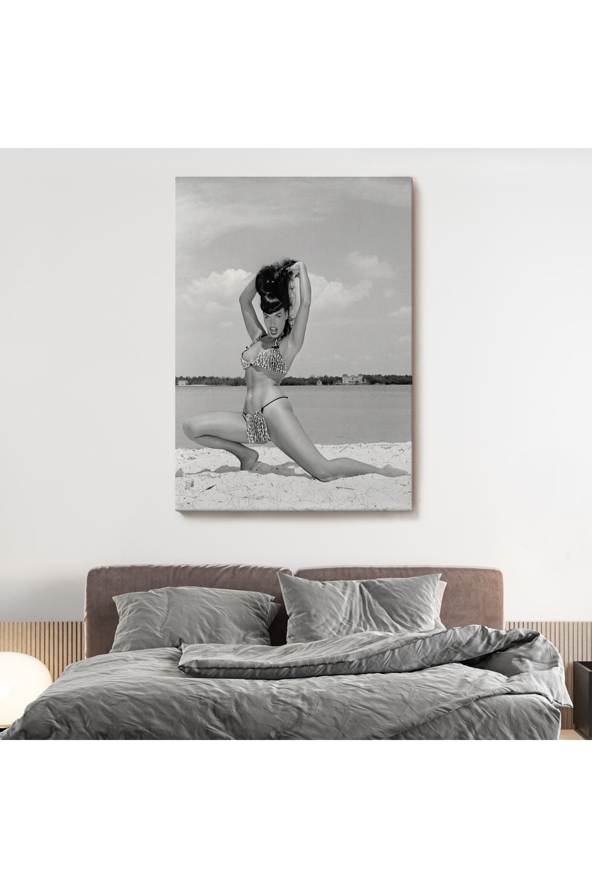 Leopar Bikinili Bettie Page Duvar Tablosu-6053