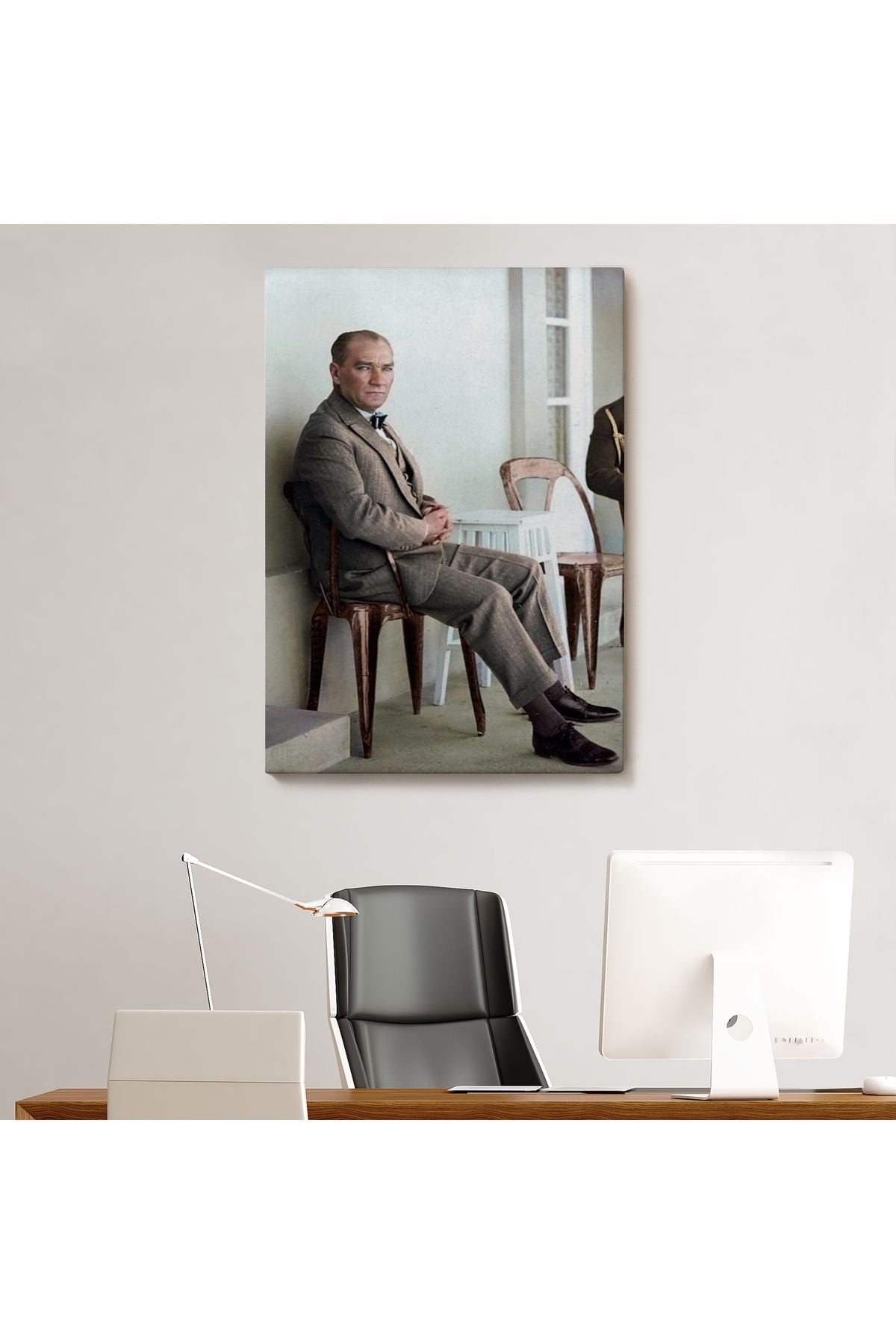 Mustafa Kemal Atatürk'ün Sandalyede Oturan Tablosu -6034