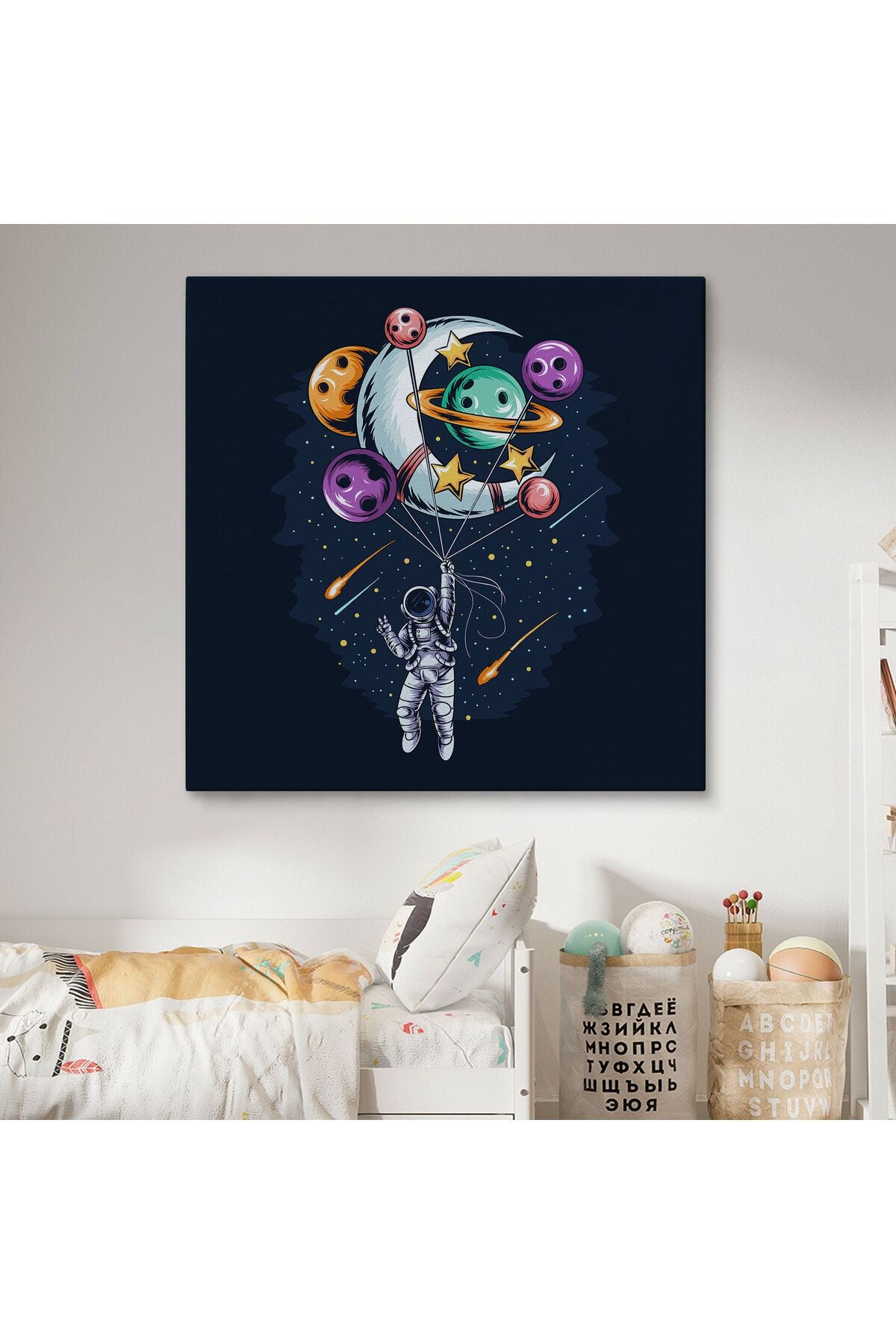 Ay ve Gezegenler İle Uçan Astronot Tablo-5097