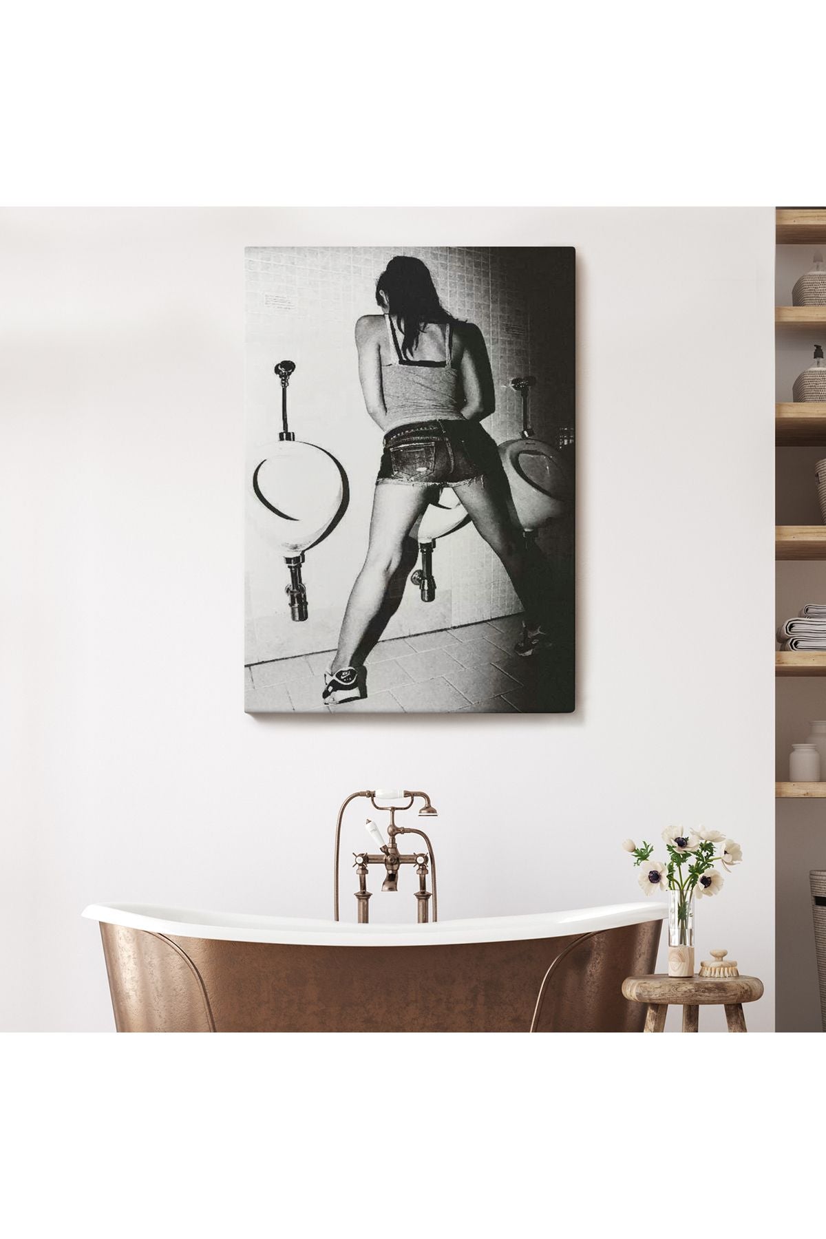 Pisuvara İşeyen Kadın Duvar Tablosu-6093