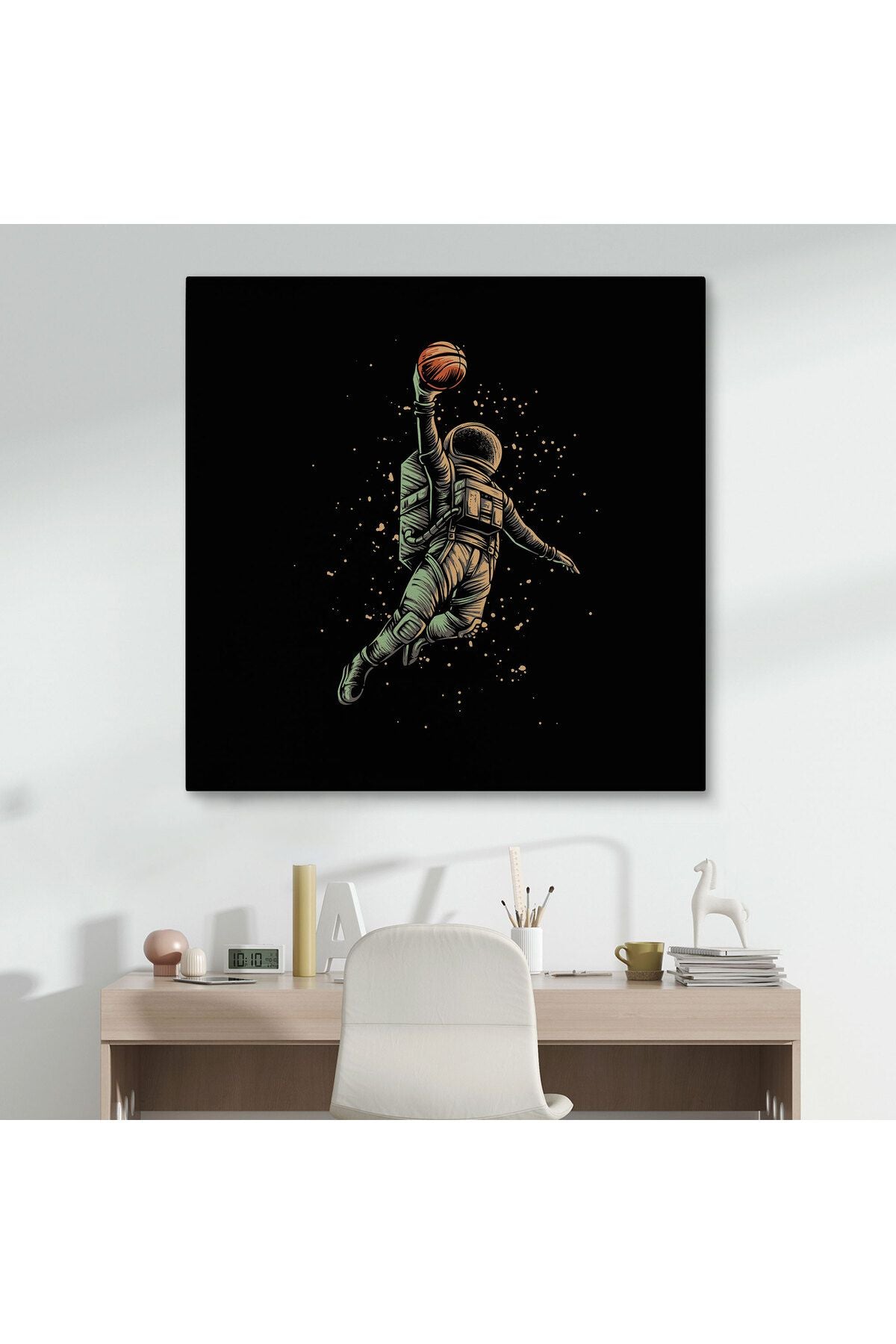 YB HG Ay'da Basketbol Oynayan Astronot Kanvas Tablo-5067