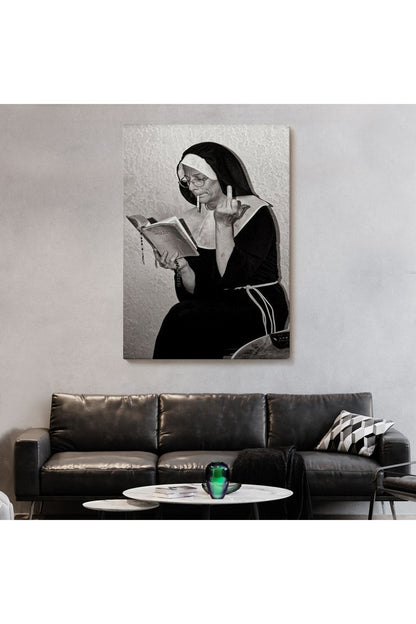 Orta Parmak İşareti Yapan Rahibe Dekoratif Duvar Tablosu-6126