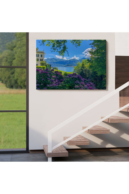 Mor Çiçekler Arasındaki Göl Manzaralı Ev Duvar Tablosu-3673