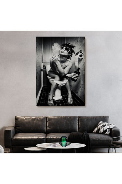Tuvalette İçki ve Sıgara İçen Kadın Kanvas Tablo-5105