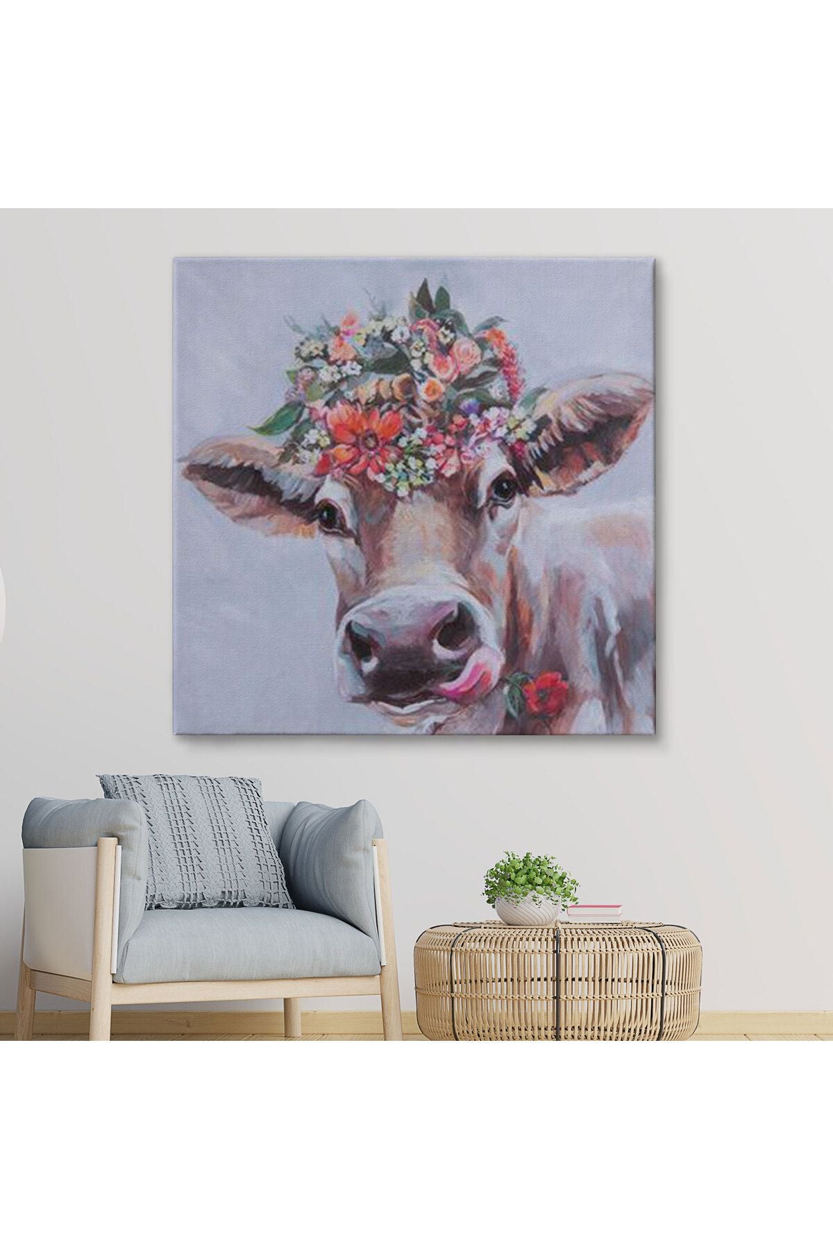 Çiçek Taçlı Güzel Yayla İneği Kanvas Tablo-5878