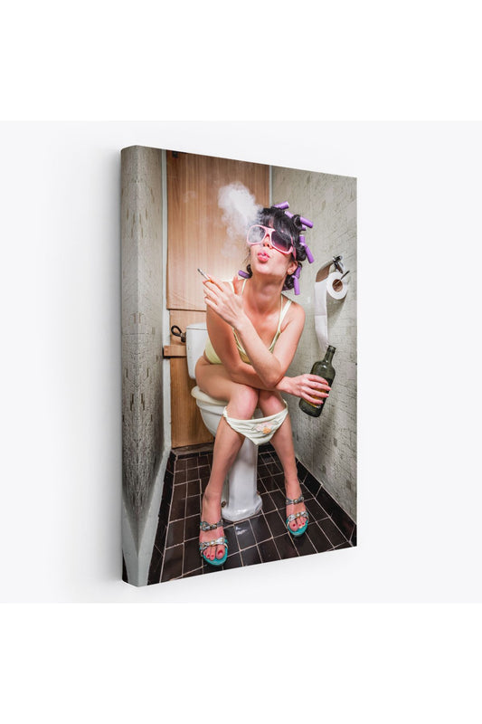 Tuvaletteki Kadın Kanvas Tablo-5104