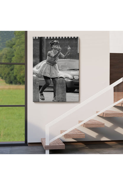 Rihanna Orta Parmak İşareti Tablosu, Fuck You-6337