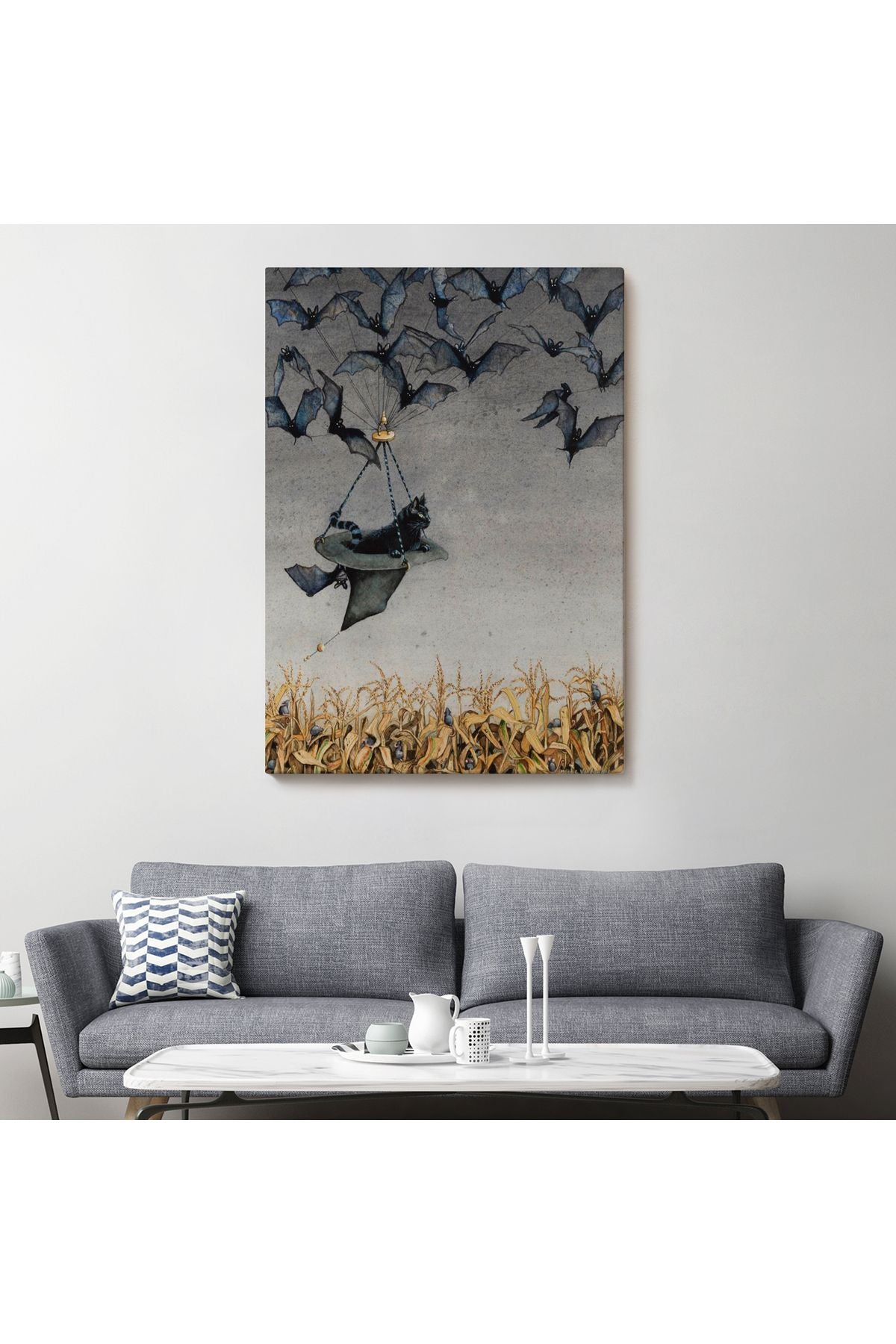 Tarla Farelerinin Üstünden Yarasaların Yardımı ile Uçan Kara Kedi Tablosu-6081