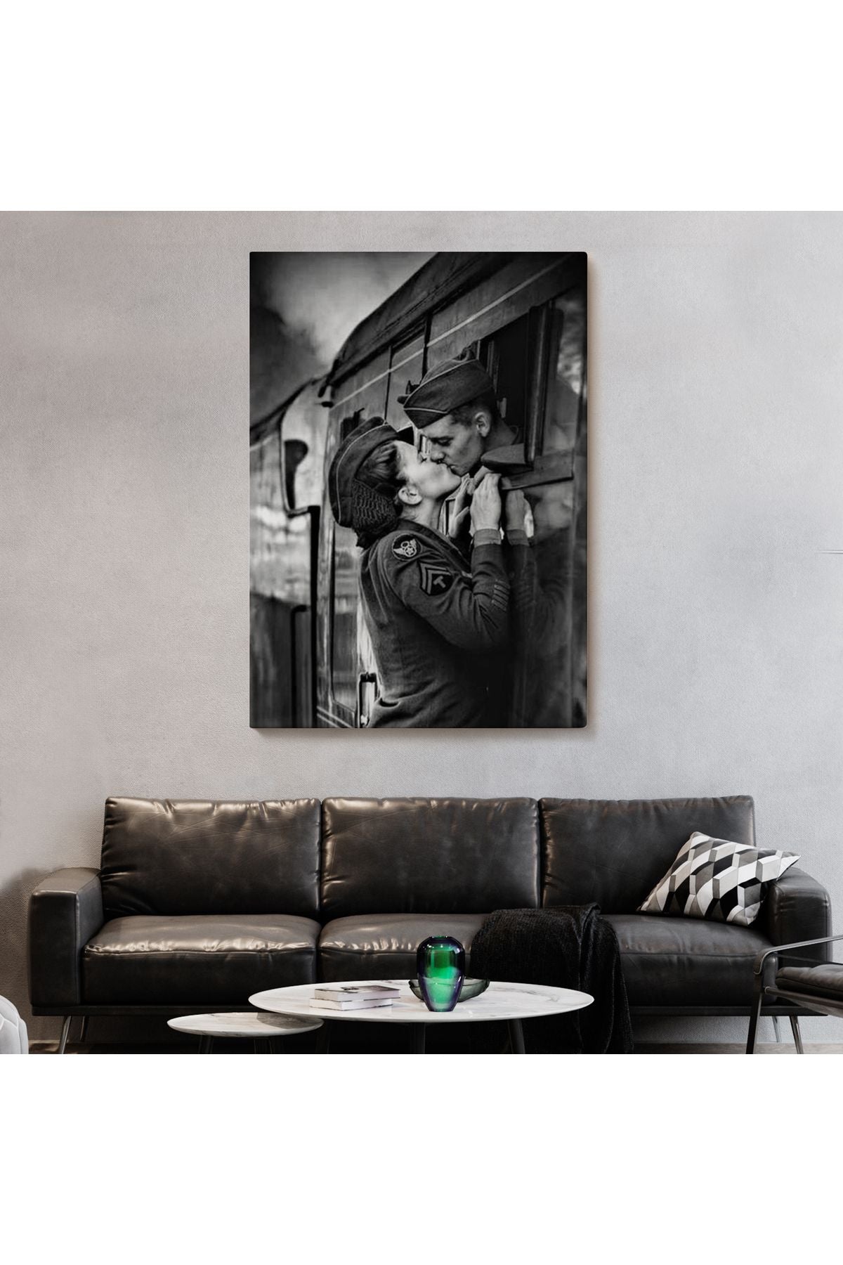Ayrılık Zamanı Sevgilisi ile Trende Öpüşen Asker Kanvas Tablo-5227
