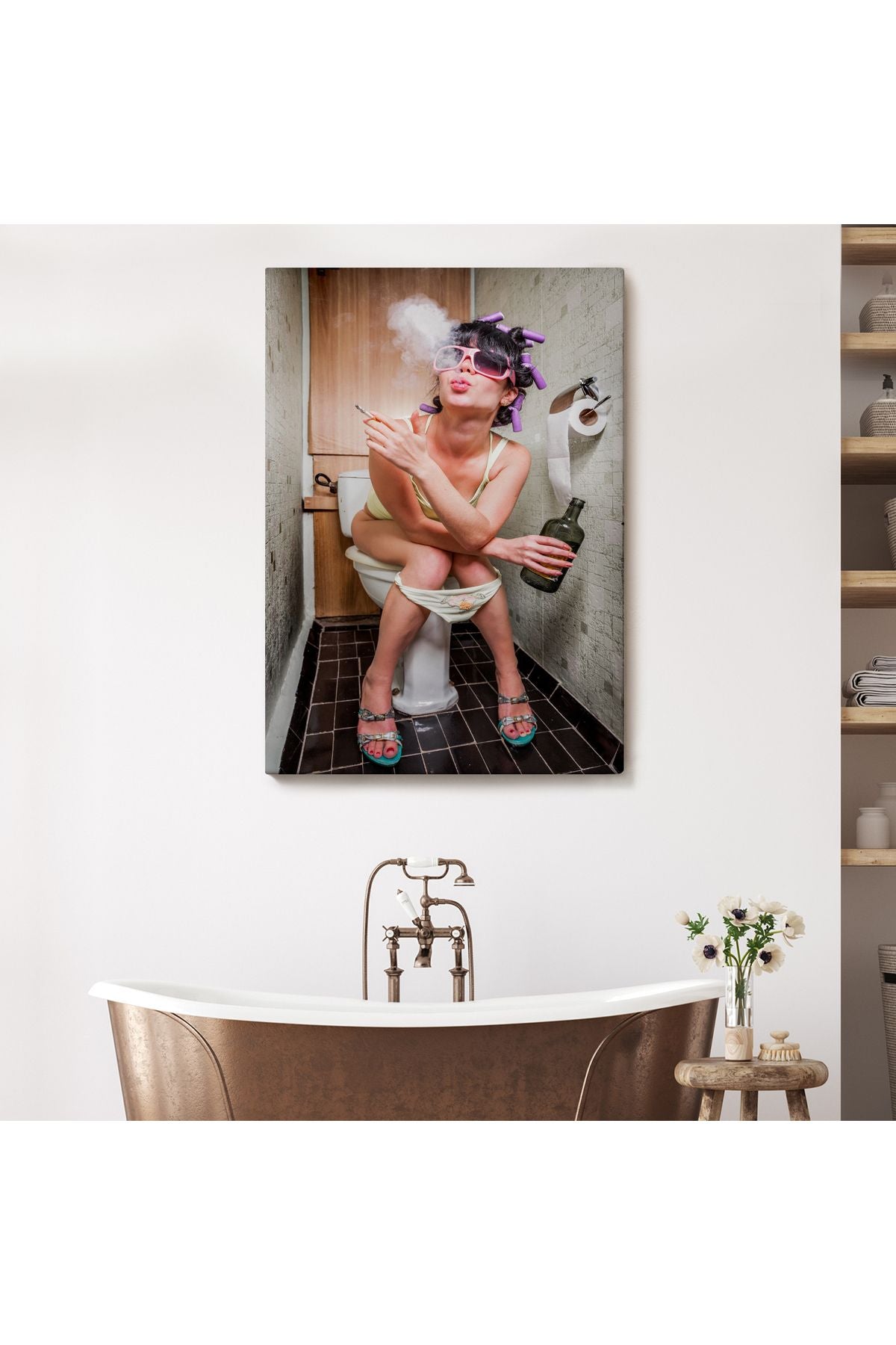 Tuvaletteki Kadın Kanvas Tablo-5104