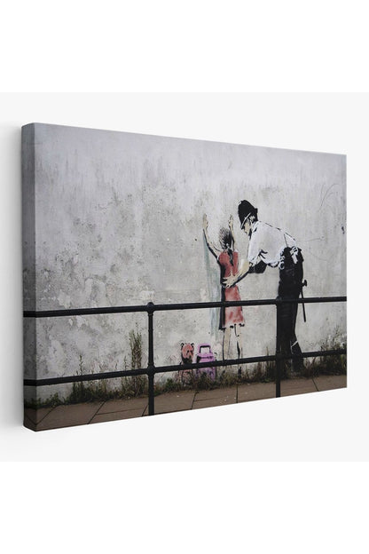 Bansky'nin Küçük Kız Çocuğunu Arayan Polis İsimli Çalışması Kanvas Tablo-5010