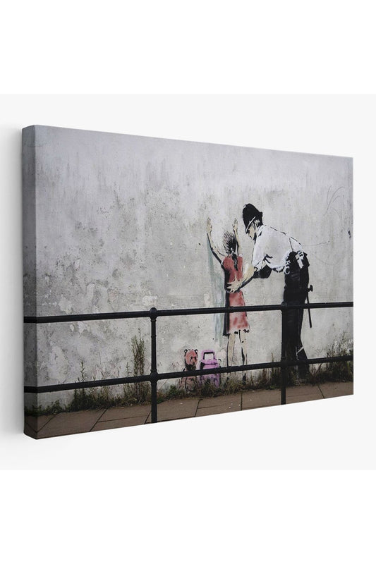 Bansky'nin Küçük Kız Çocuğunu Arayan Polis İsimli Çalışması Kanvas Tablo-5010