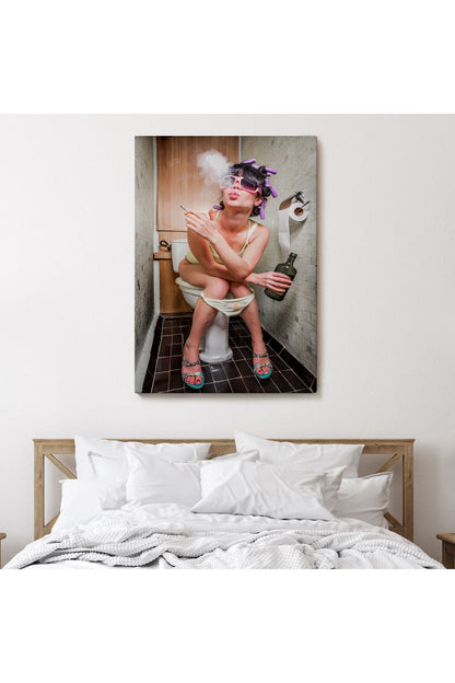 Tuvaletteki Kadın Kanvas Tablo-5104