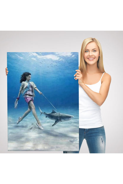 Su Altında Köpek Balığı Gezdiren Kadın Tablosu-6482