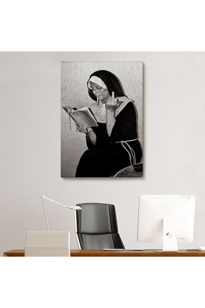 Orta Parmak İşareti Yapan Rahibe Dekoratif Duvar Tablosu-6126