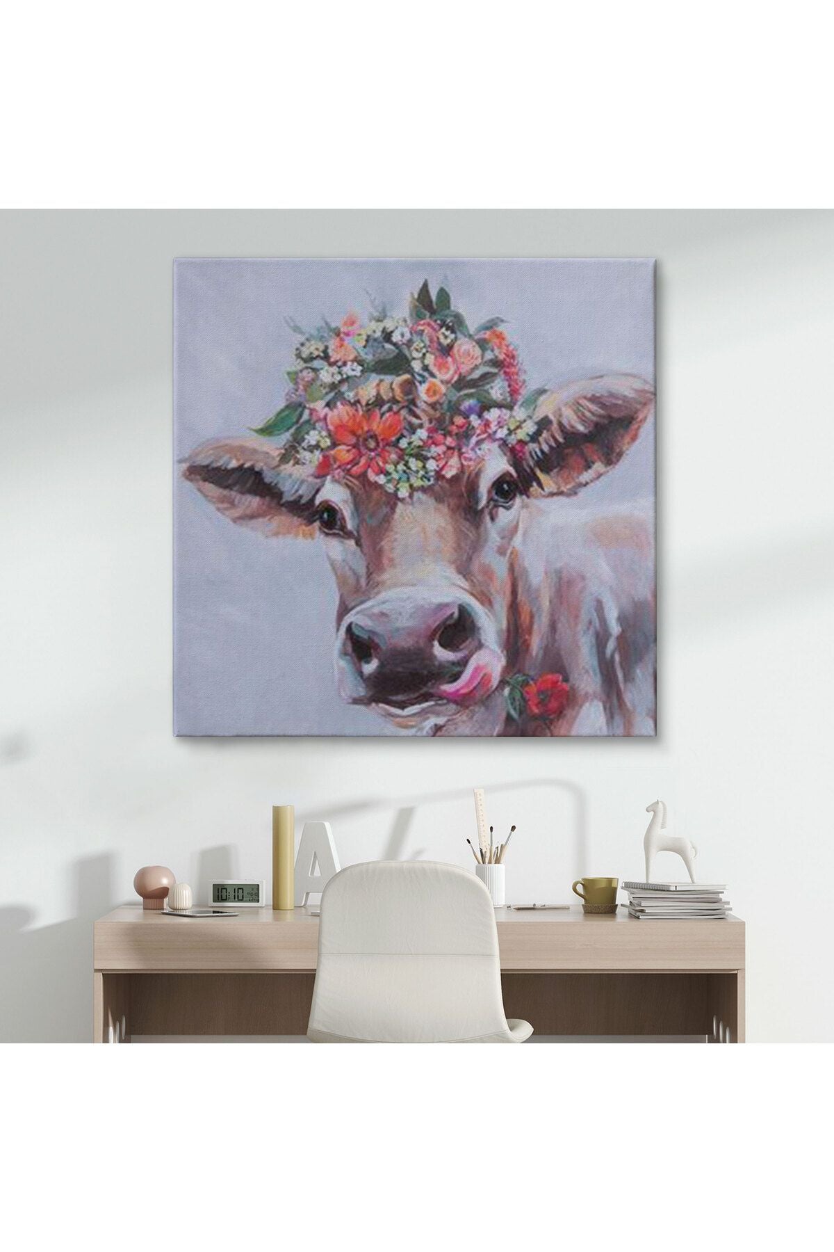 Çiçek Taçlı Güzel Yayla İneği Kanvas Tablo-5878