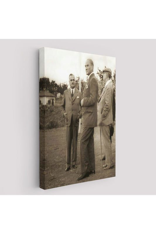 Dekoratif Duvar Tablosu-Atatürk, Celal Bayar ve Kılıç Ali Muhafız Alayında Kanvas Tablo 6259