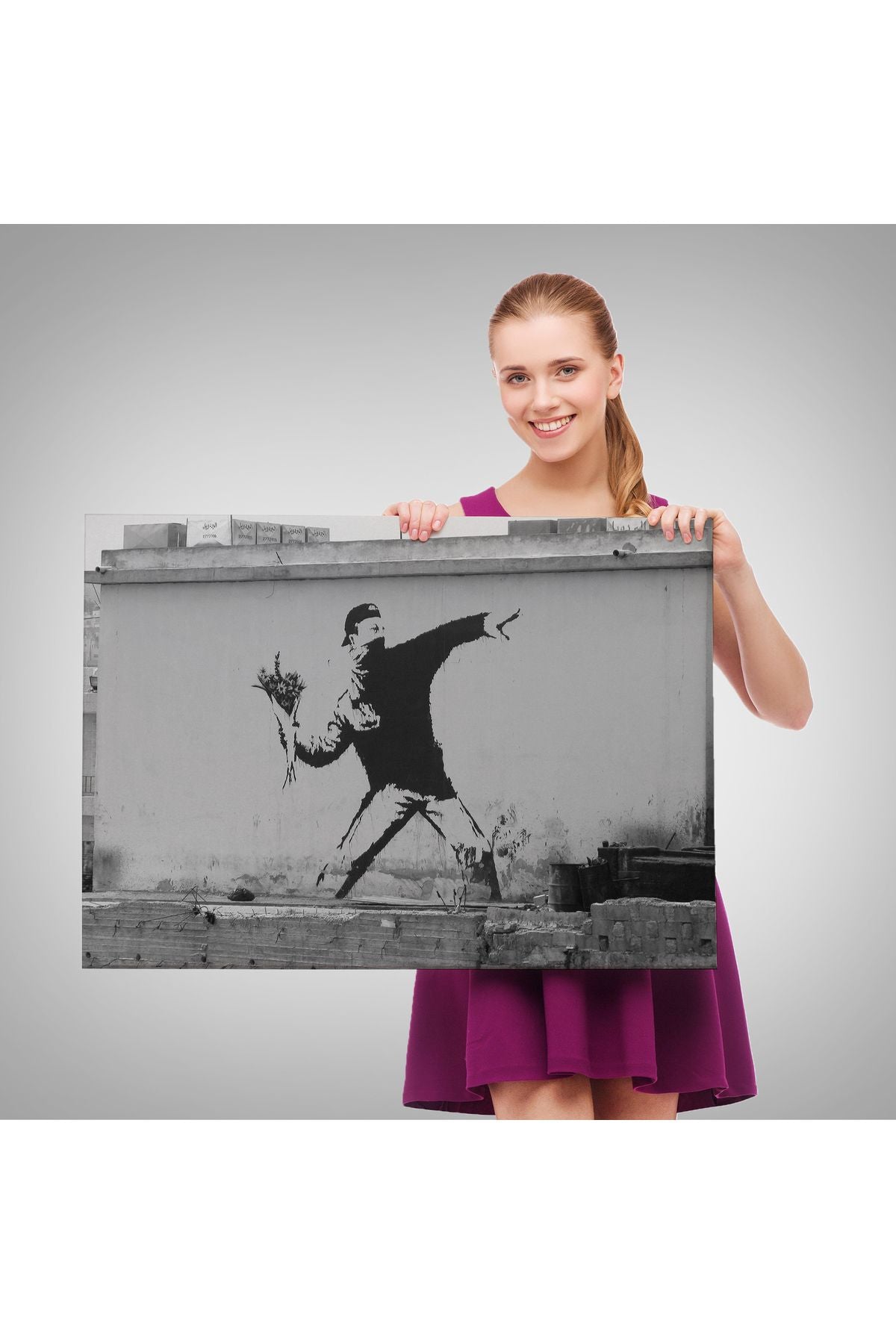 Bansky'nin Çiçek Atan Adam Eseri Kanvas Tablo-5014