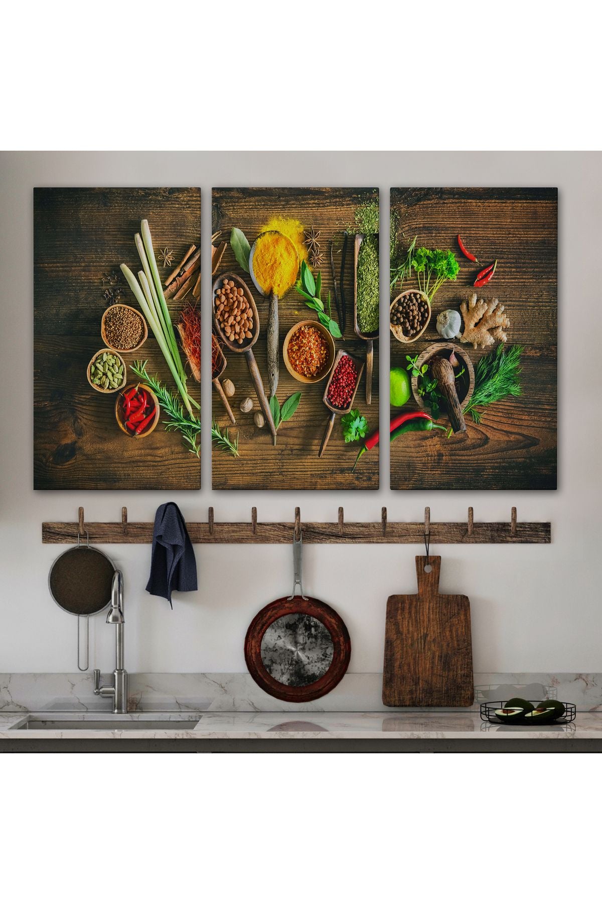 Mutfak Kesme Tahtası Üzerinde Baharatlar Kanvas Tablo-3586