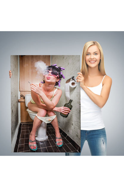 Tuvaletteki Kadın Kanvas Tablo-5104