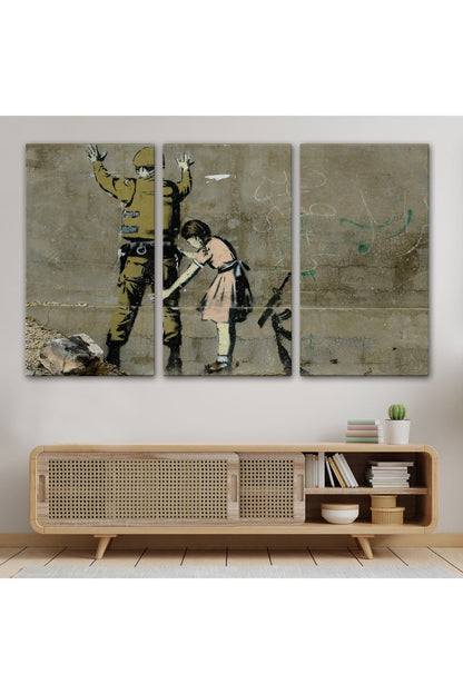 Bansky'nin Askeri Arayan Küçük Kız Eseri Kanvas Tablo-5013