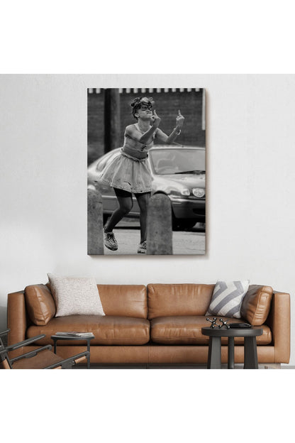 Rihanna Orta Parmak İşareti Tablosu, Fuck You-6337