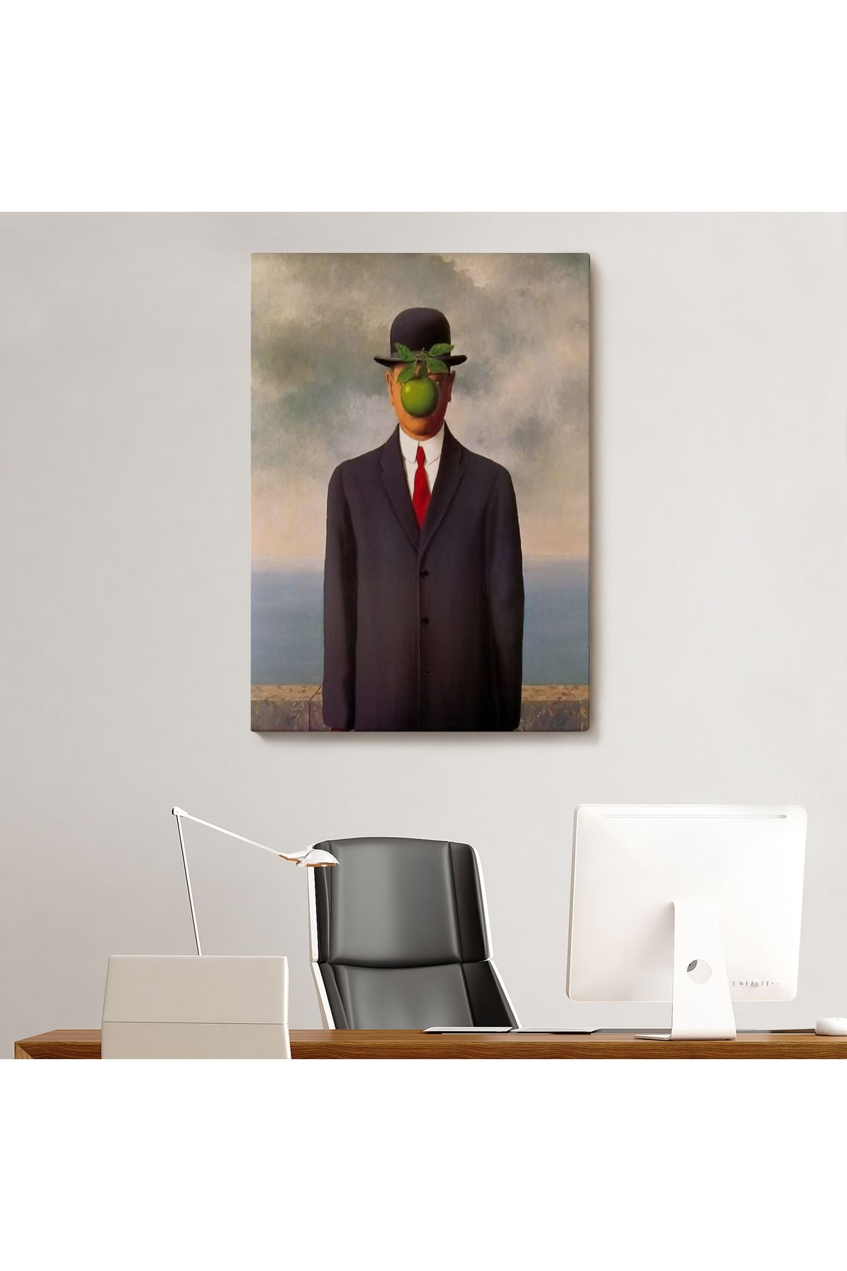 Renee Magritte'in Adamın Oğlu İsimli Eseri Kanvas Tablo-5132