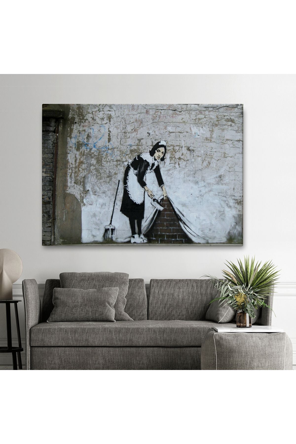 Banksy'nin Londra Sokaklarını Süpüren Temizlikçi Kadın Kanvas Tablosu-5004