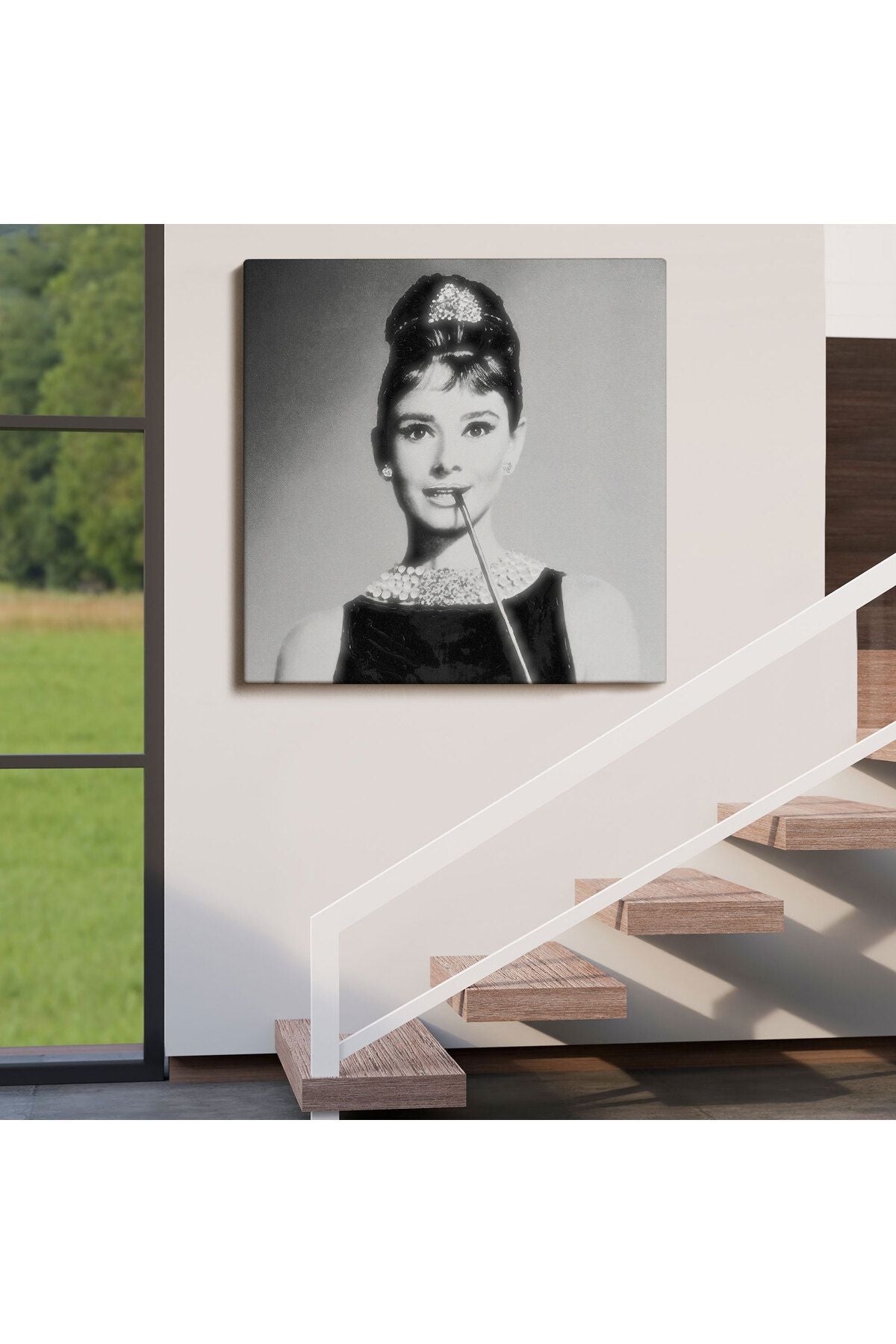Audrey Hepburn'ün Siyah Bayaz Kanvas Tablosu-5071